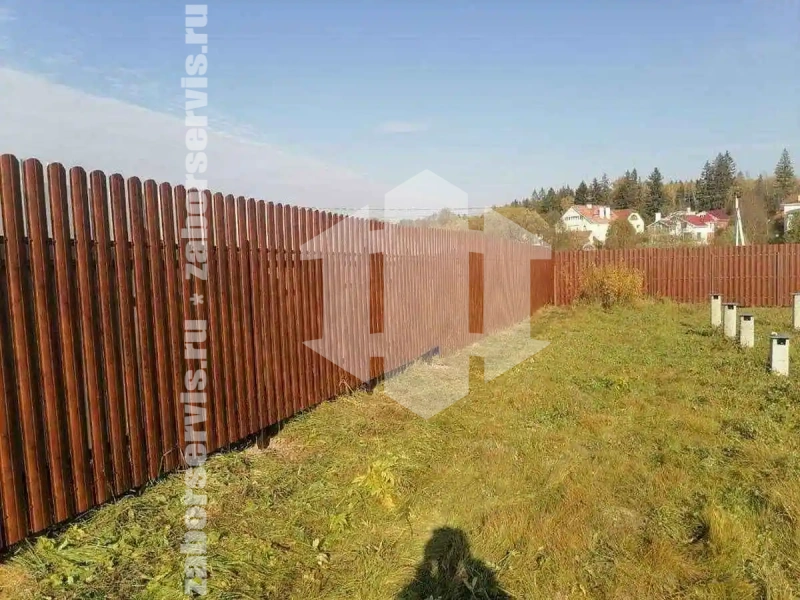 Заборы из металлического штакетника шахматка 46 метров