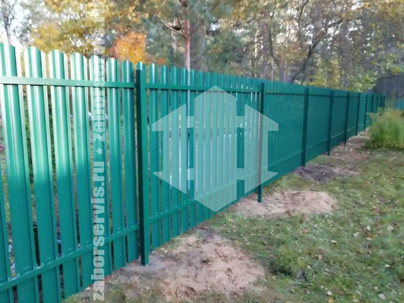 Забор из металлического штакетника зеленый 70 метров
