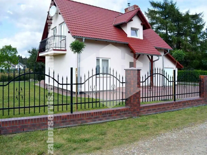 Кованый забор с откатными воротами 70 метров