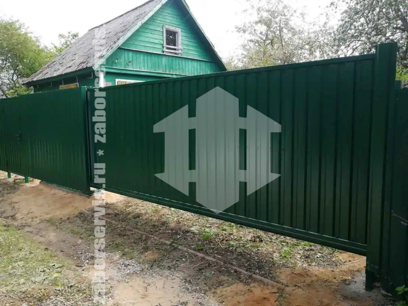 Забор из профнастила с воротам 53 метра