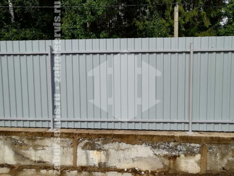 Забор из профнастила на ленточном фундаменте 38 метров