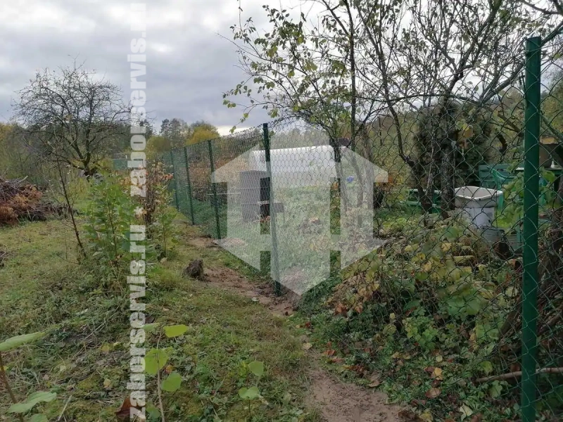 Заборы из сетки рабицы с бетонированием столбов 70 метров