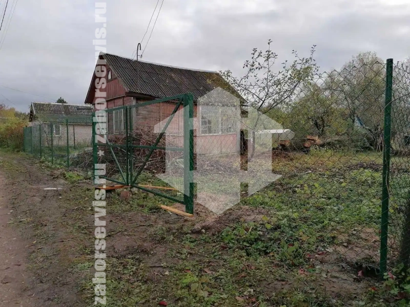 Заборы из сетки рабицы с бетонированием столбов 70 метров