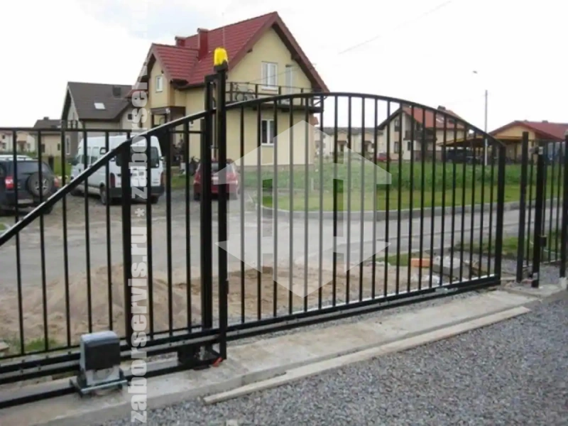 Сварной забор с откатными воротами 95 метров
