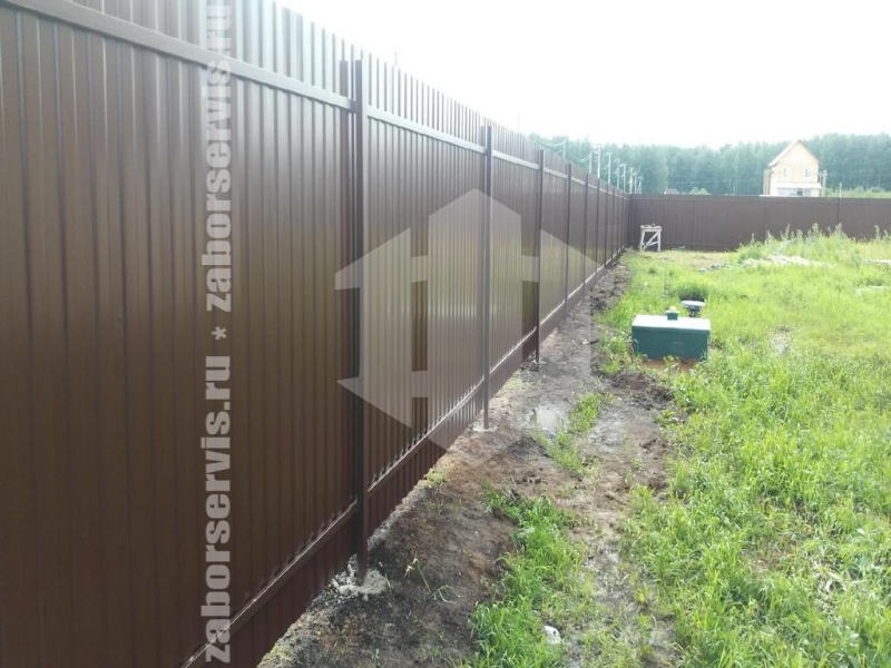 Забор из профнастила с бетонированием столбов 156 метров