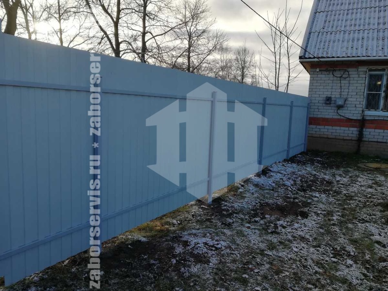 Забор из профнастила с утрамбовкой щебнем 55 метров