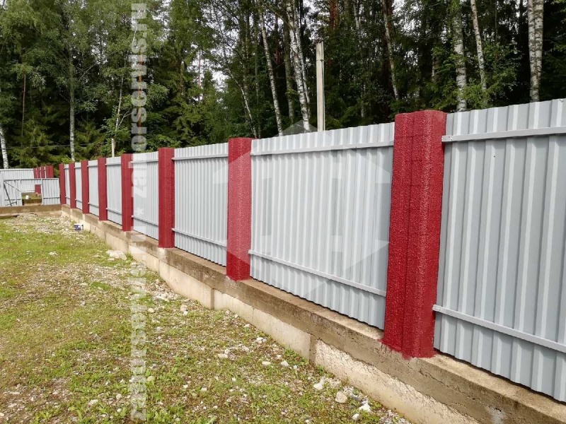 Забор из профнастила на ленточном фундаменте 38 метров