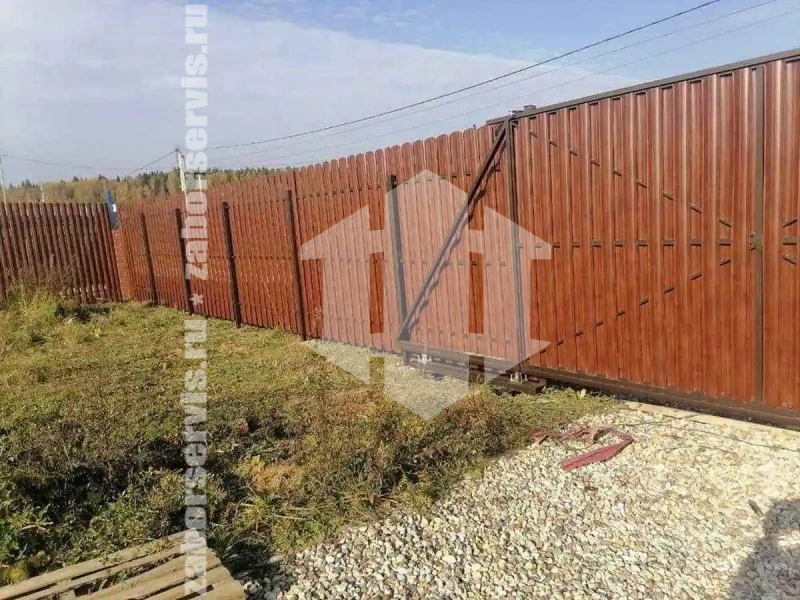 Заборы из металлического штакетника шахматка 46 метров