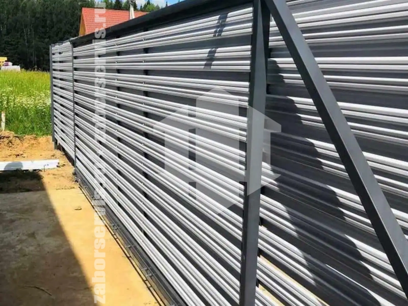 Забор из металлического штакетника оцинкованный 65 метров