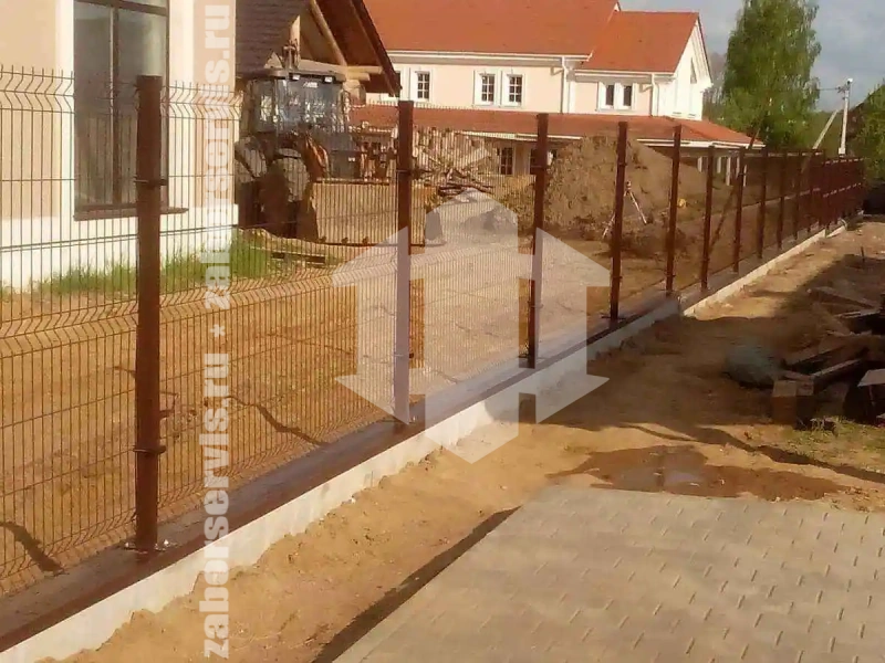 Секционный сетчатый 3Д забор 70 метров