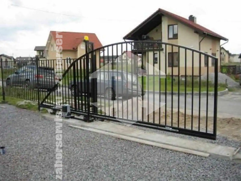 Сварной забор с откатными воротами 95 метров