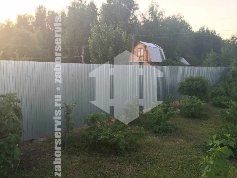 Оцинкованный забор из профнастила 85 метров