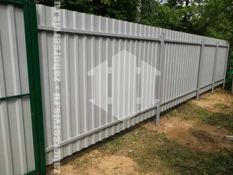 Забор из профнастила с воротам 53 метра