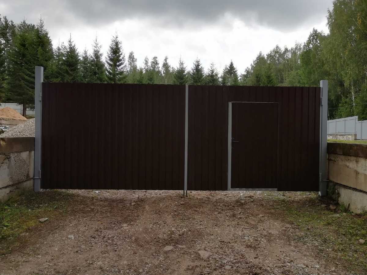 Забор из профнастила на ленточном фундаменте 38 метров