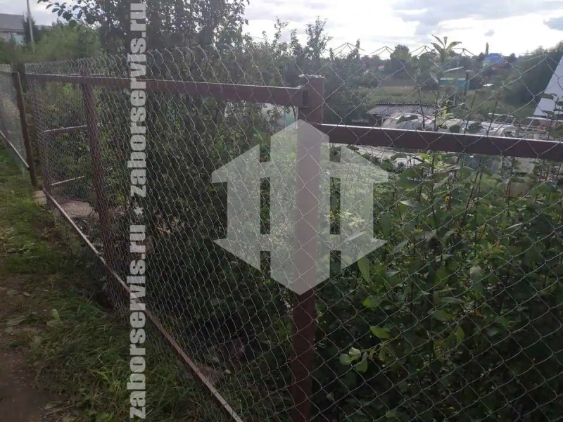 Забор из сетки рабицы на профильном каркасе 88 метров