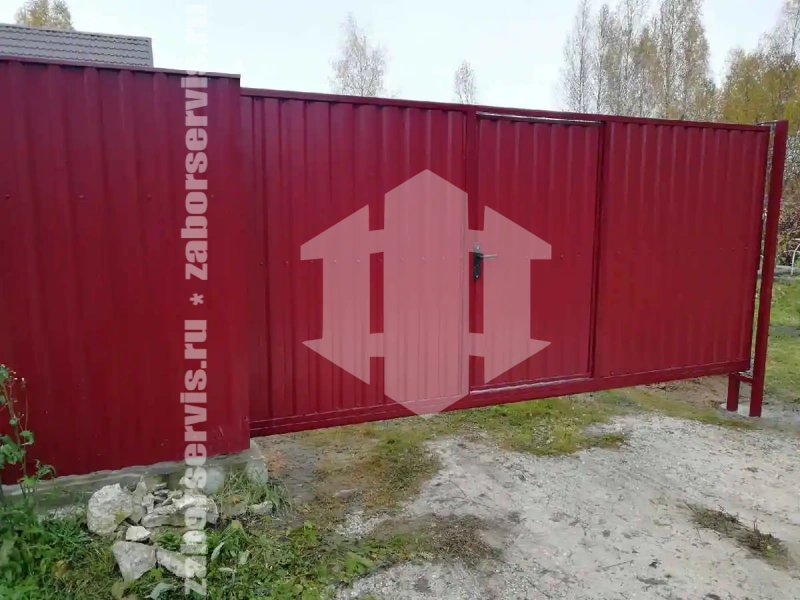 Забор из профнастила 43 метра красный