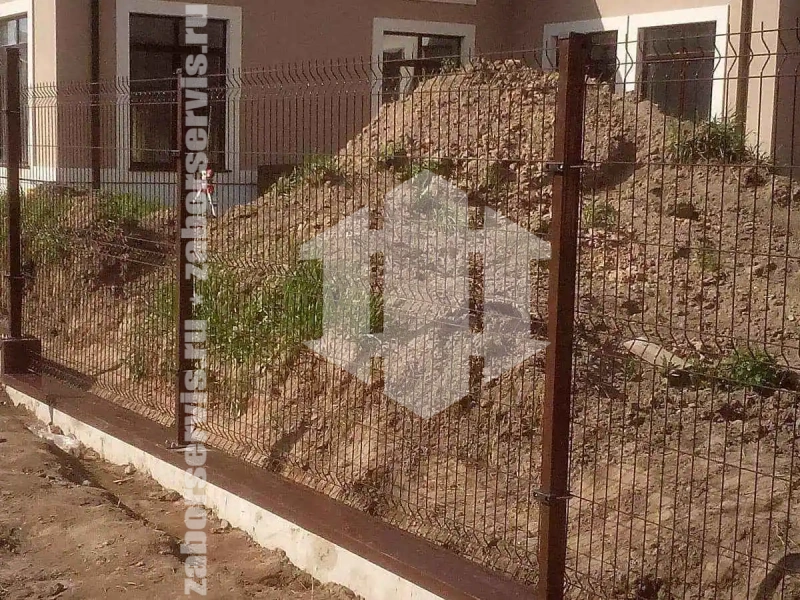 Секционный сетчатый 3Д забор 70 метров