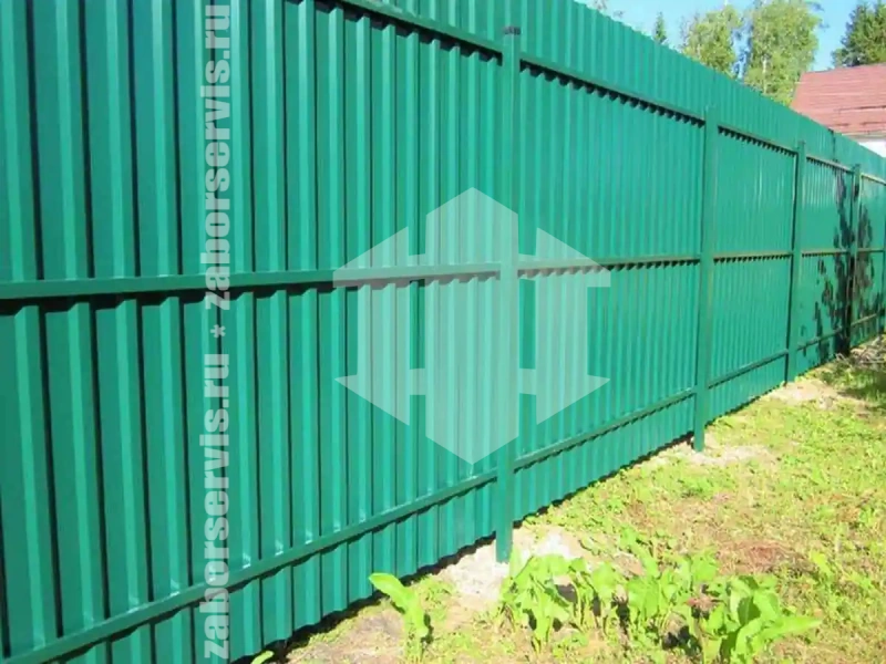 Забор из профнастила 98 метров зеленый