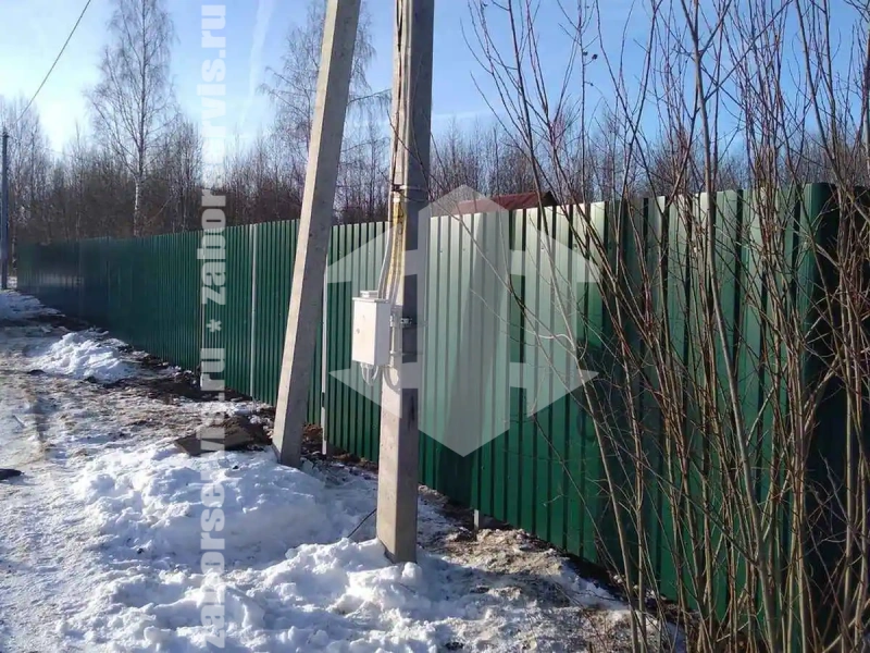 Забор из профнастила зеленый 55 метров