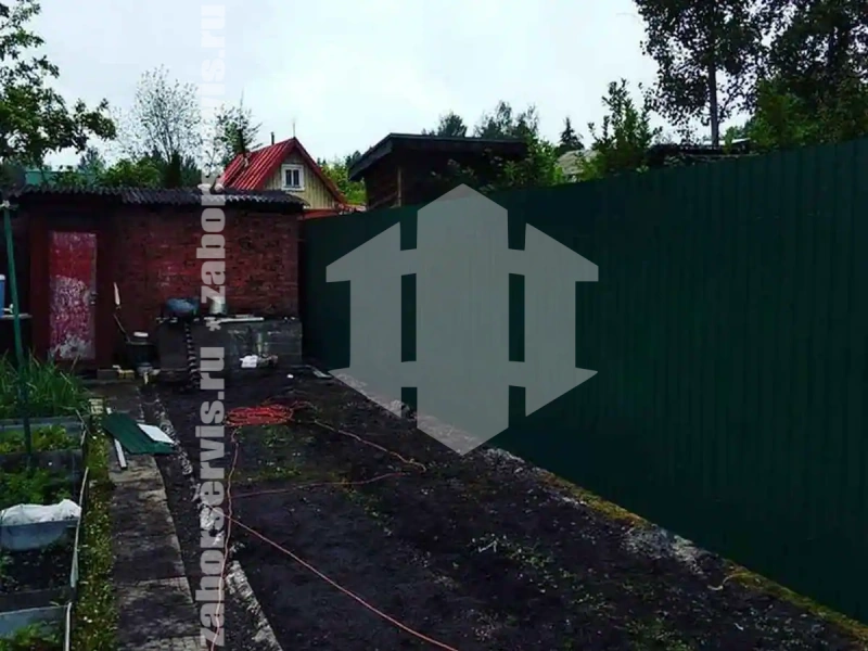 Забор из профнастила 77 метров зеленый