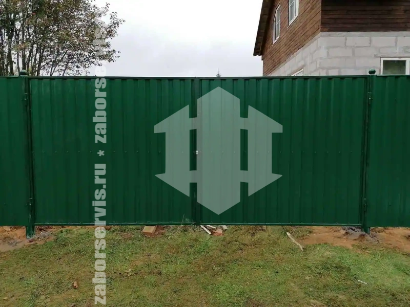 Забор из профнастила с воротам 45 метров